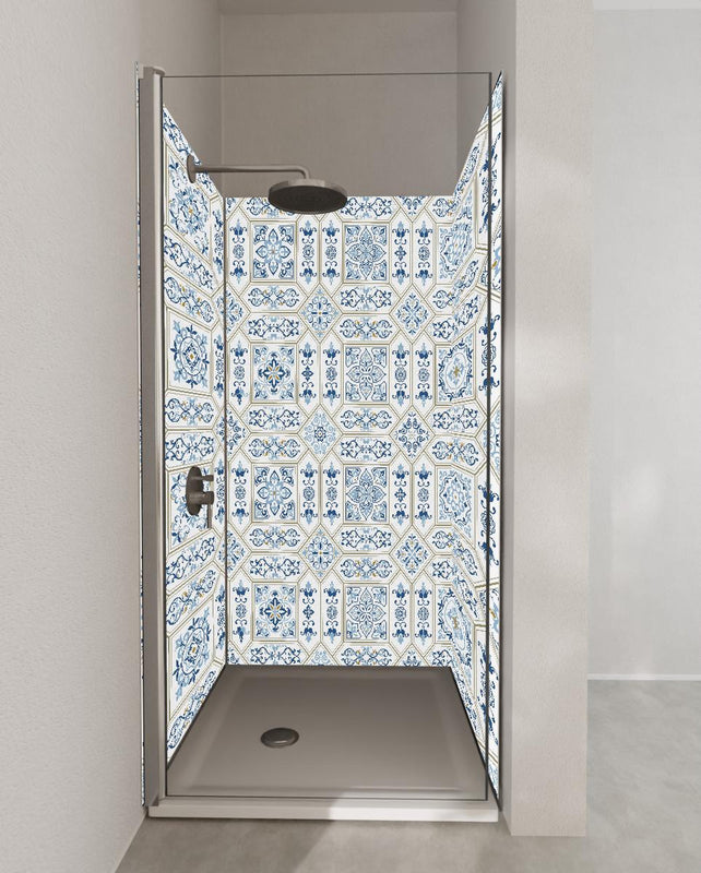 Duschrückwand - Dekoratives Blau-Weißes Vintage Fliesenmuster