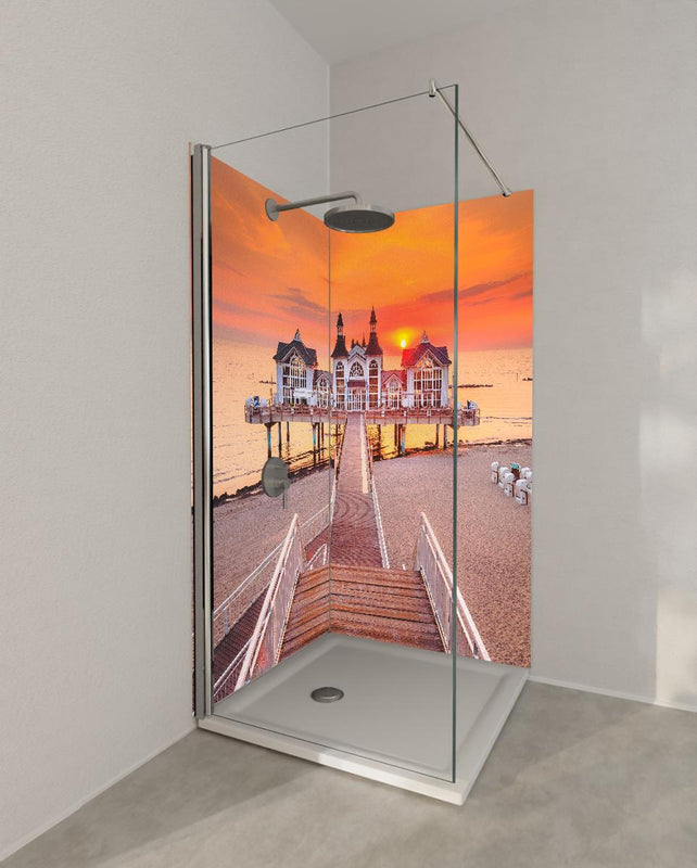 Duschrückwand - Haus auf Wasser bei Sonnenaufgang