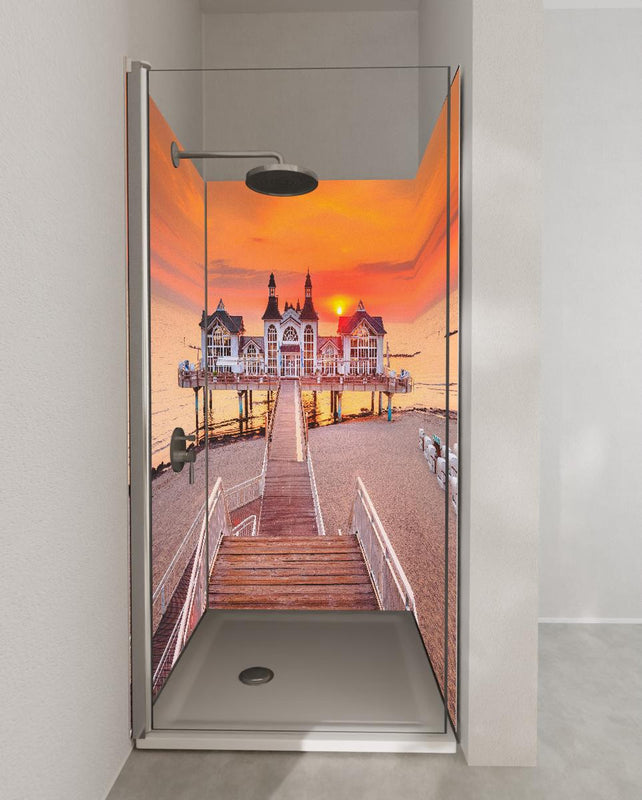 Duschrückwand - Haus auf Wasser bei Sonnenaufgang