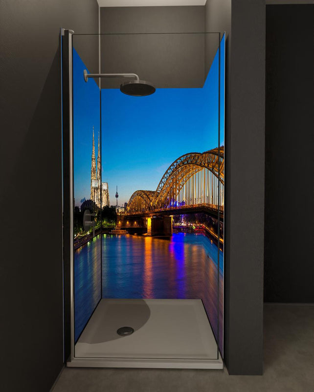 Duschrückwand - Hohenzollern Brücke Köln in der Nacht