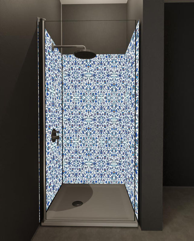 Duschrückwand - Kachel-Mosaik mit Blumen in Blau-Weiß