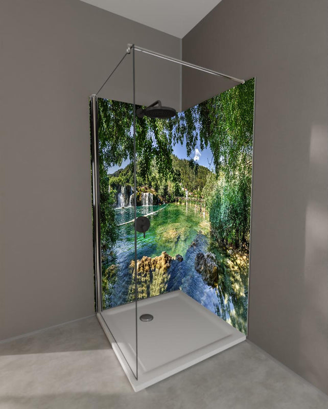 Duschrückwand - Mediterraner Wasserfall