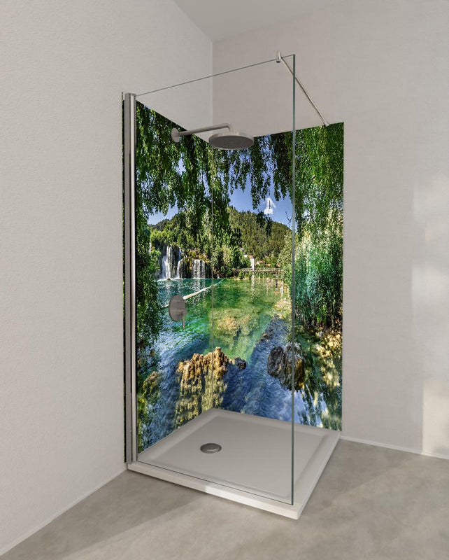 Duschrückwand - Mediterraner Wasserfall