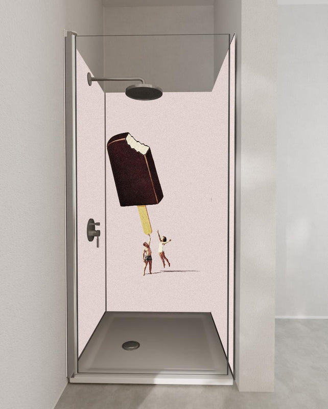 Duschrückwand - Miniatur Menschen halten Eis