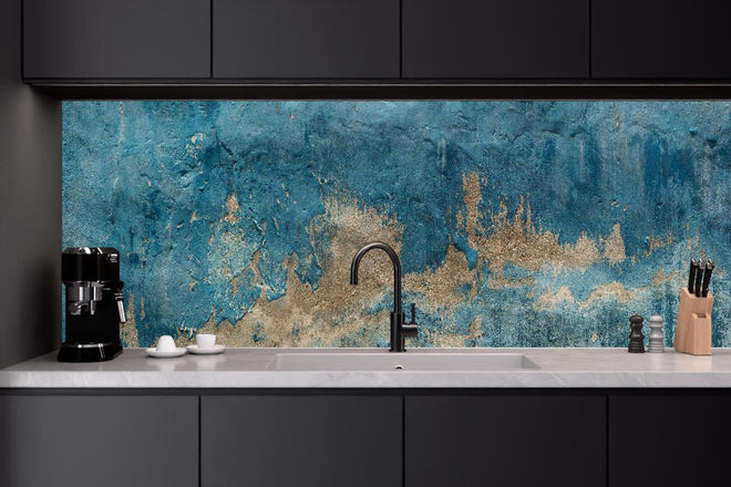 Küchenrückwand - Alte Wand mit kaputtem Putz