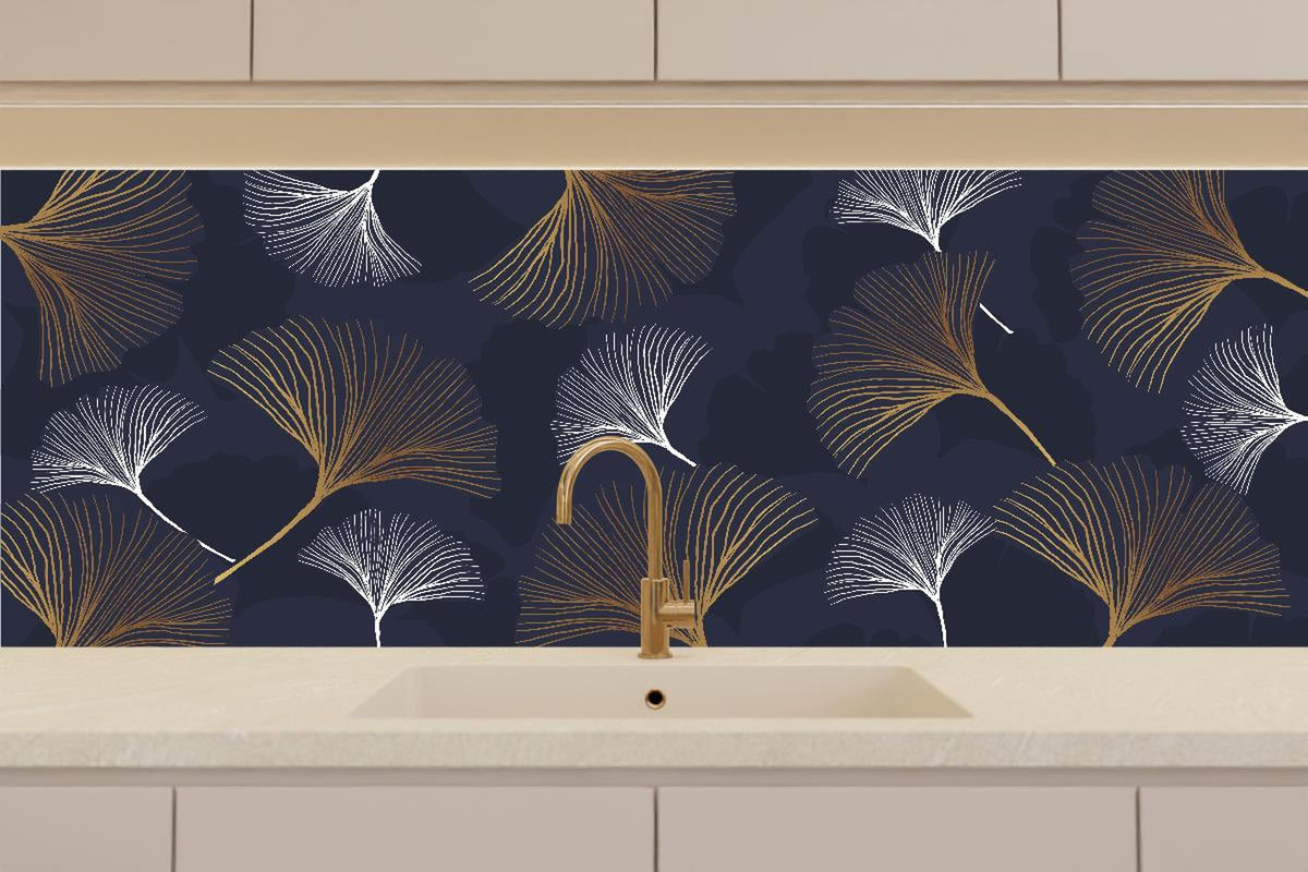 Küchenrückwand - Eleganter metallischer Farn auf dunklem Hintergrund