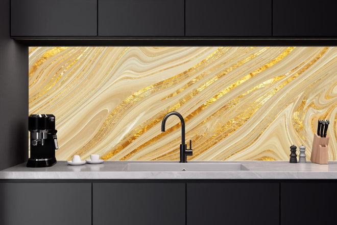 Küchenrückwand - Goldene wellenförmige Marmorierung