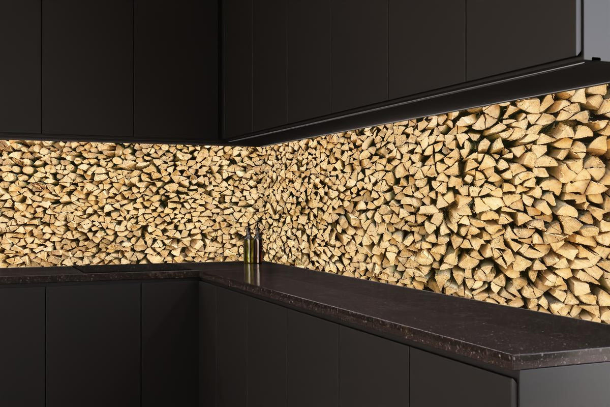 Küchenrückwand - Großer Haufen Holzscheite