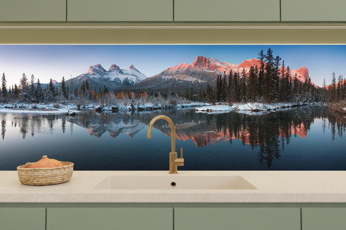 Küchenrückwand - Perfektes Spiegelbild der Drei-Schwestern-Gipfel