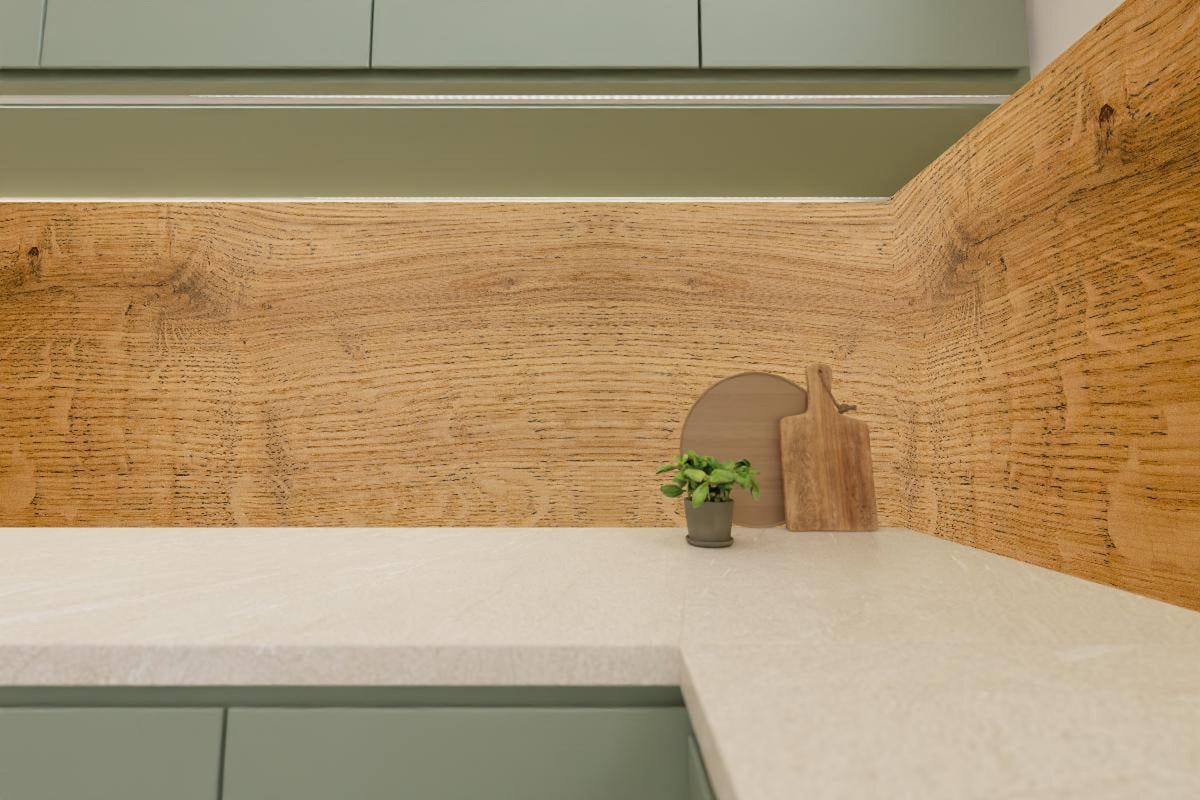 Küchenrückwand - Schöne helle Holzplatte