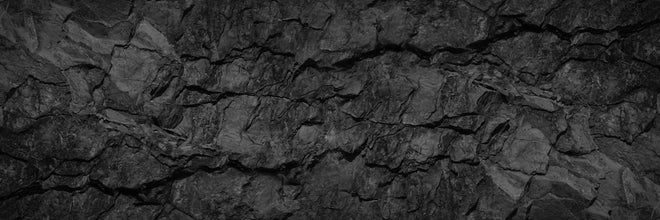 Küchenrückwand - Schwarze Gesteinstextur mit Rissen