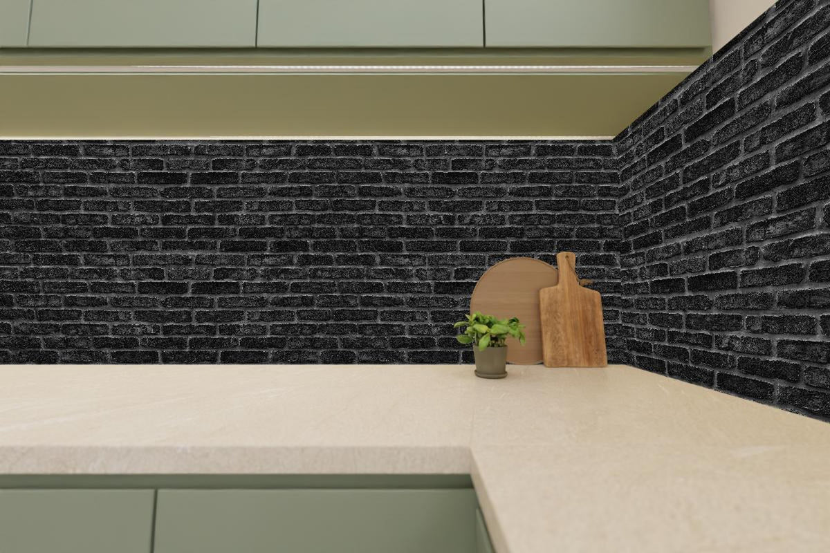 Küchenrückwand - Schwarze schlichte Ziegelwand