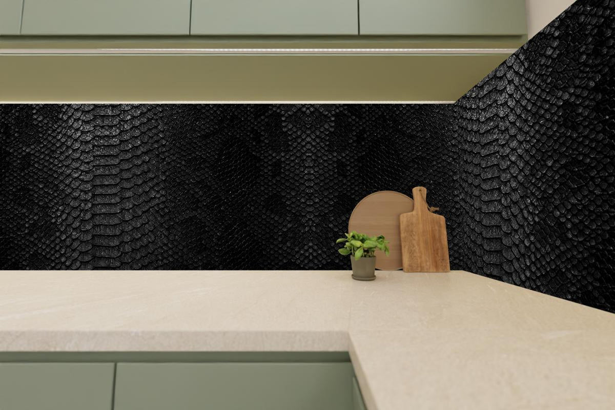 Küchenrückwand - Schwarzes Schlangenhautmuster