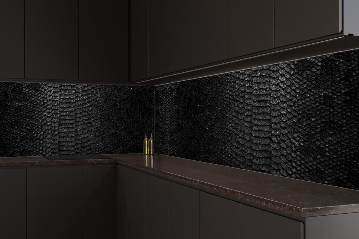 Küchenrückwand - Schwarzes Schlangenhautmuster