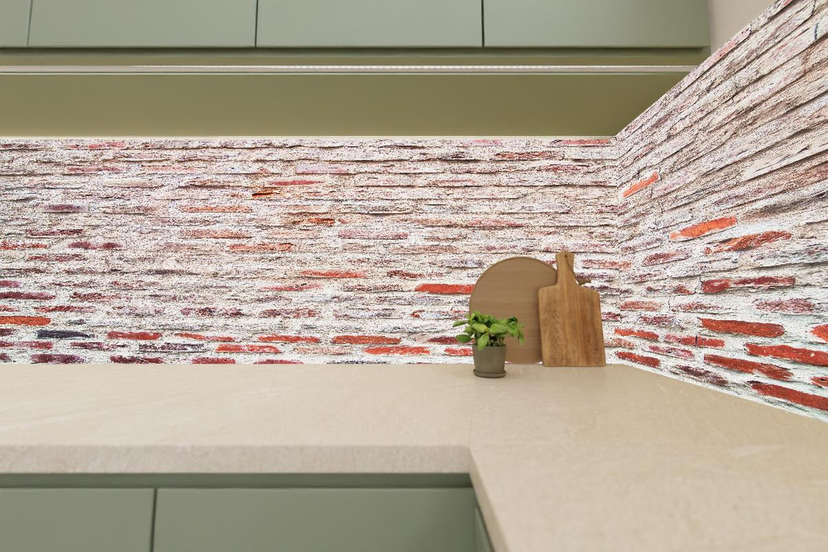 Küchenrückwand - Sehr alte kaputte Steinmauer