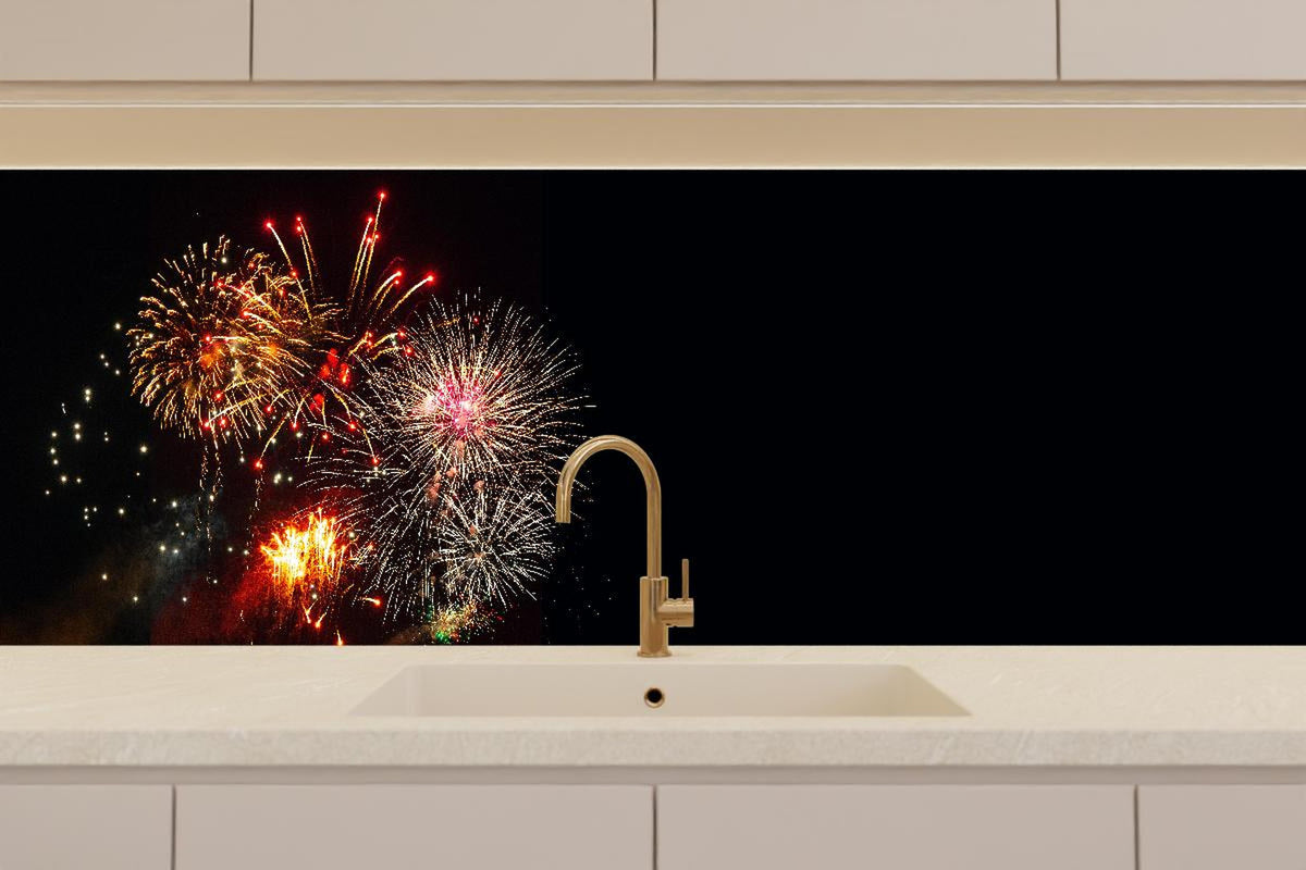 Küchenrückwand - Spektakuläres Neujahrsfeuerwerk in Nacht