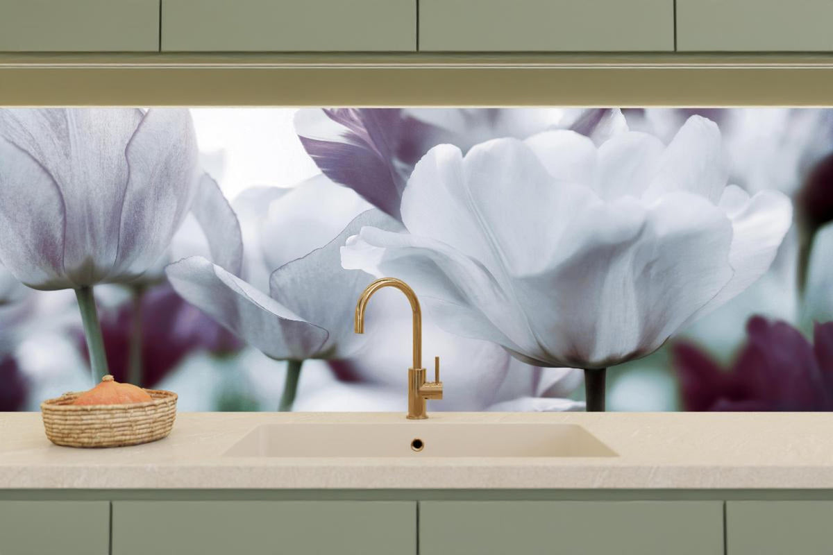 Küchenrückwand - Weiße Tulpen