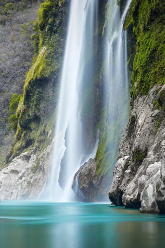 Duschrückwand - Tamul-Wasserfall am Fluss Tampaon