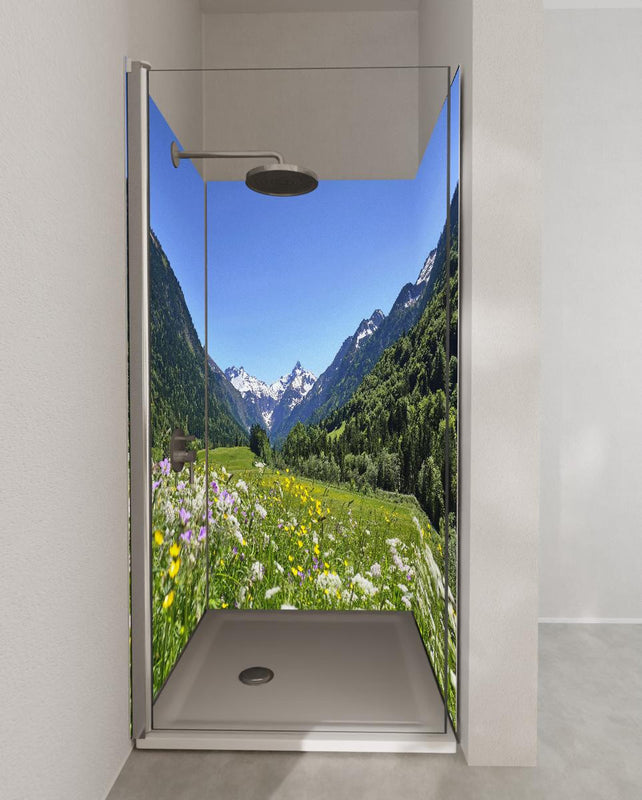 Duschrückwand - Bunte Wiese in den Alpen