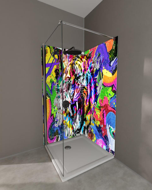 Duschrückwand - Bunter Tigerkopf mit abstrakten Elementen