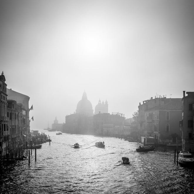 Duschrückwand - Canal Grande in Schwarz-weiß