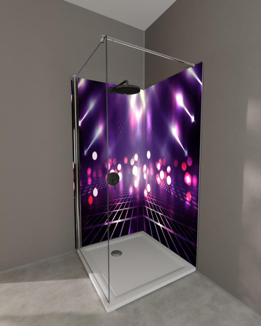 Duschrückwand - Leere Hintergrundszene. Ultraviolettes Licht