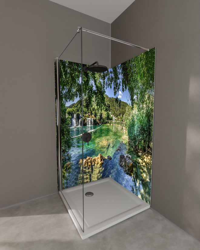 Duschrückwand - Mediterraner Wasserfall