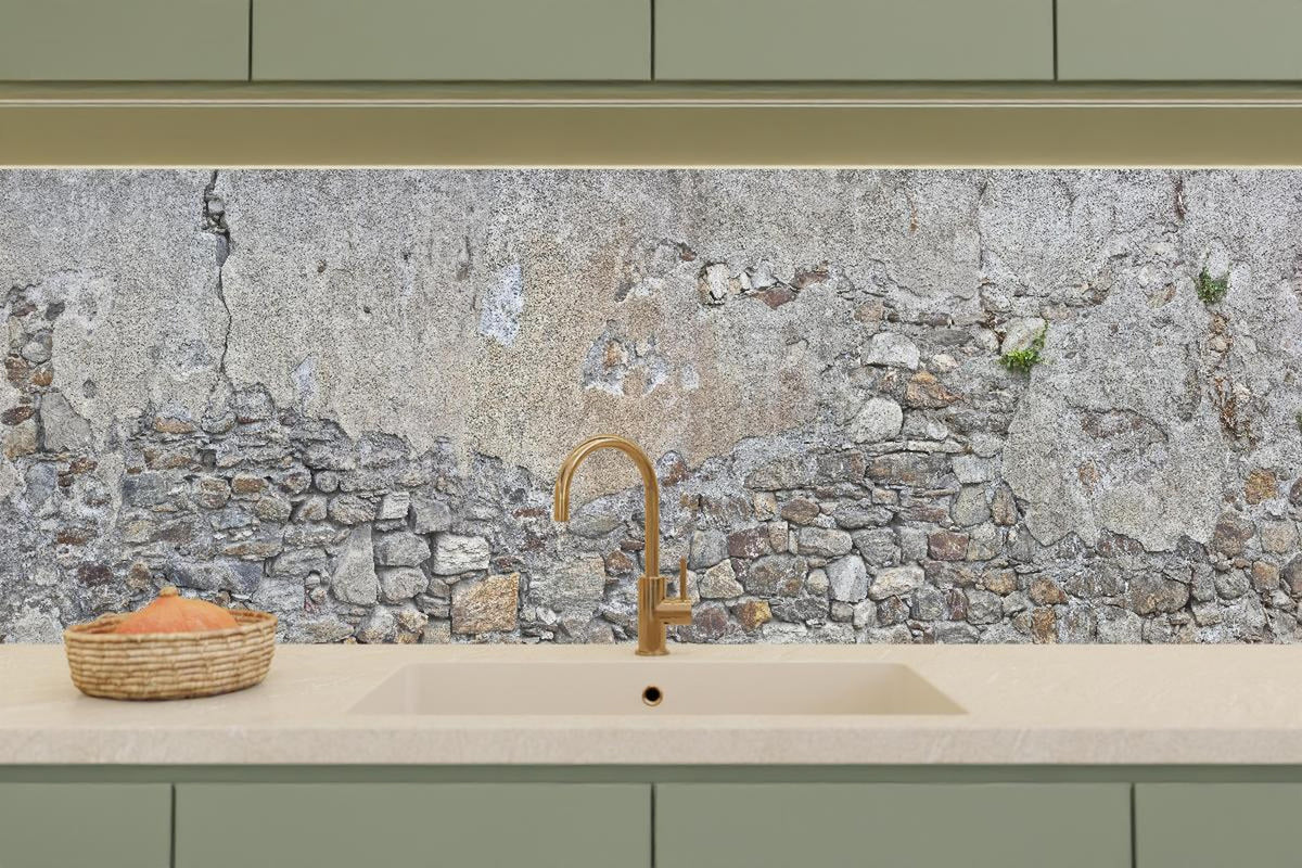 Küchenrückwand - Bröckelnde Hausmauer in Südtirol
