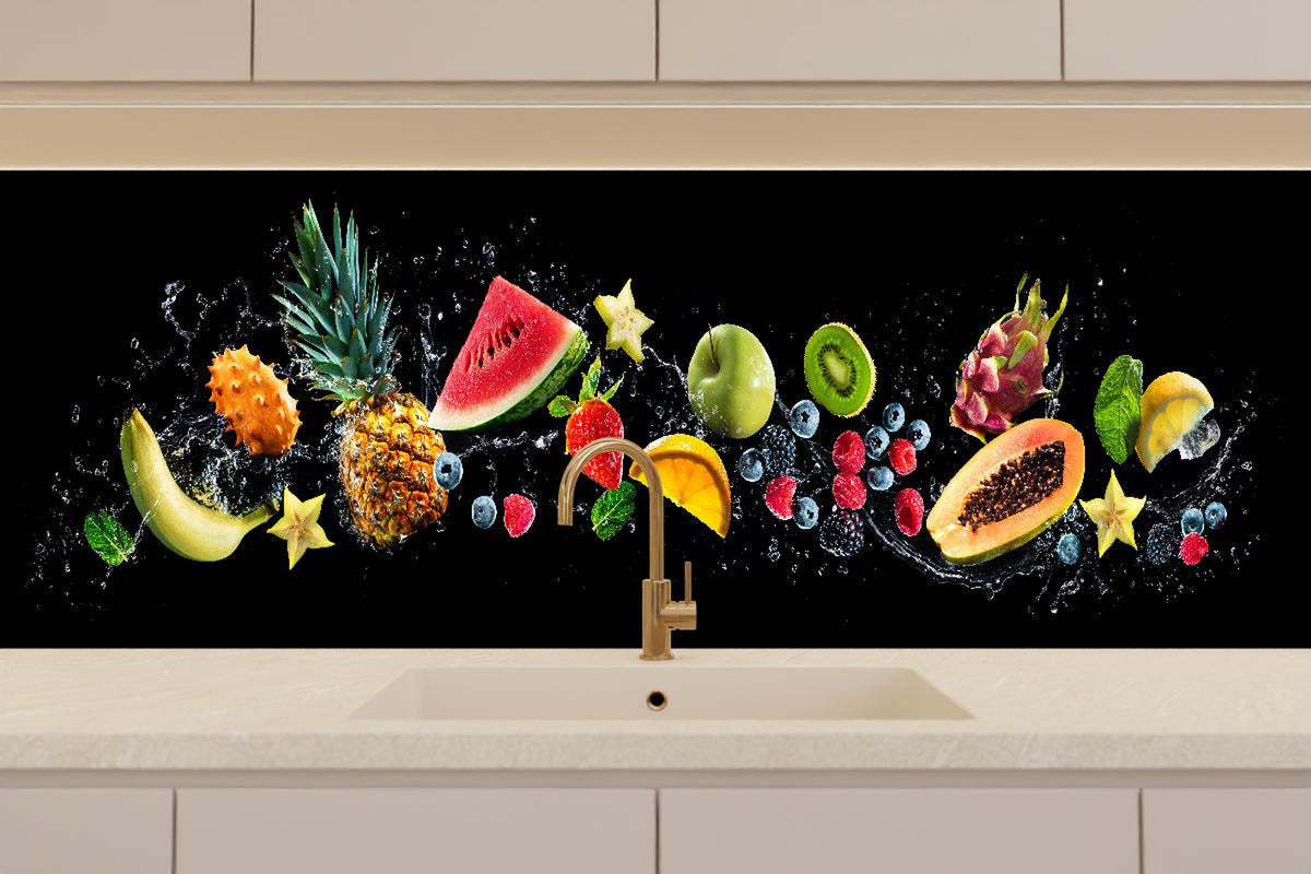 Küchenrückwand - Bunte Früchte mit Wasserspritzern