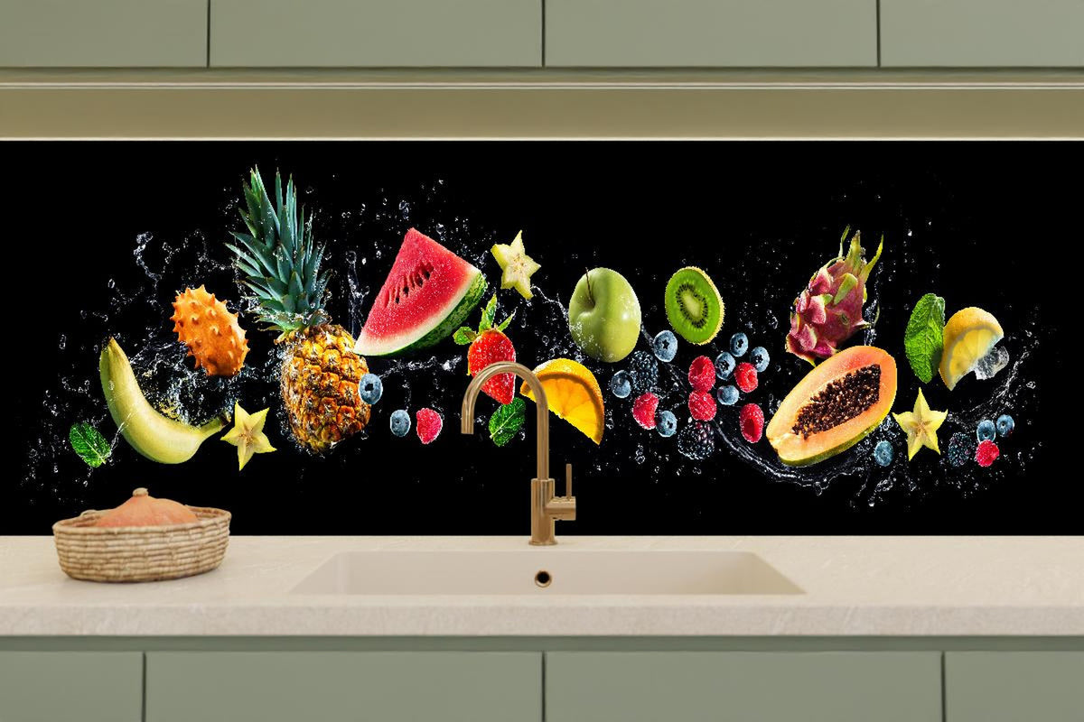 Küchenrückwand - Bunte Früchte mit Wasserspritzern