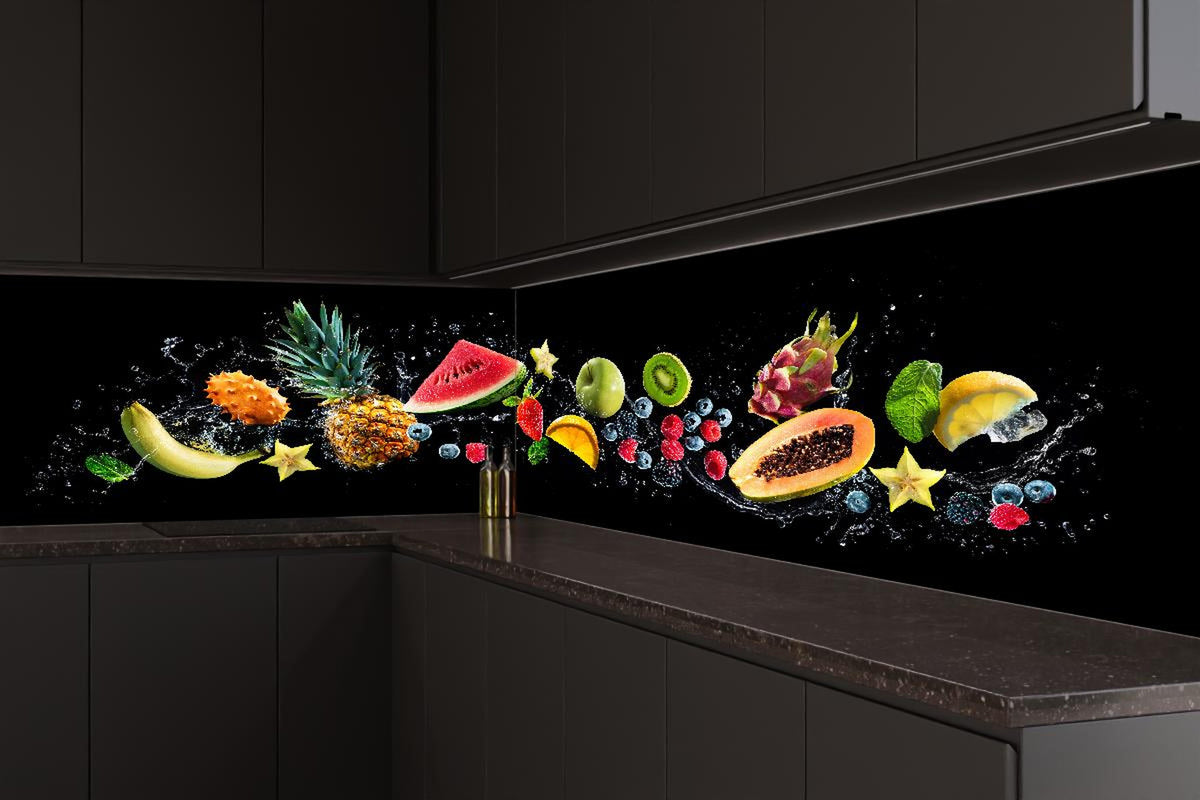 Küchenrückwand - Bunte Früchte mit Wasserspritzern