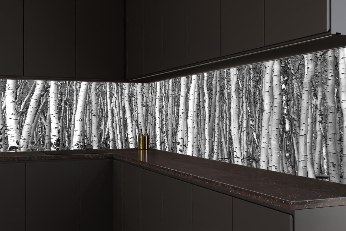 Küchenrückwand - Detaillierte Schwarz-Weiß Baumsilhouetten