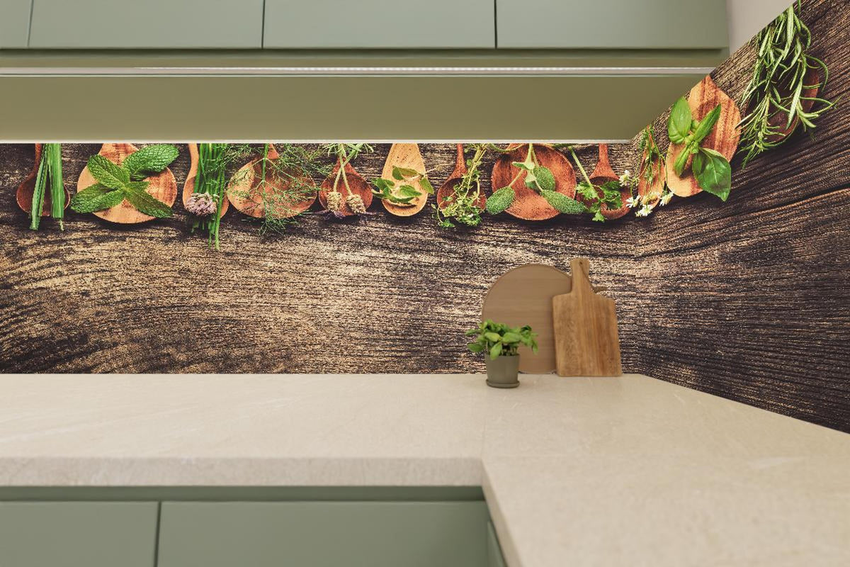 Küchenrückwand - Frische Kräuter auf Holzplatte