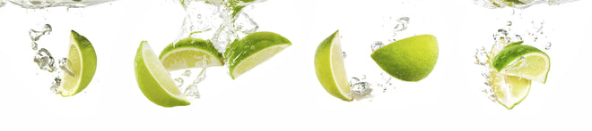 Küchenrückwand - Frische Limette in Wasser