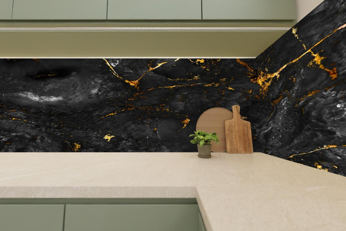 Küchenrückwand - Natürliche schwarze Marmorstruktur mit goldenen Adern