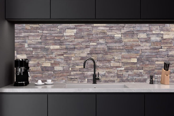 Küchenrückwand - Natursteinmauer aus Sandstein