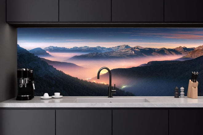 Küchenrückwand - Nebliger Blick auf Dolomiten