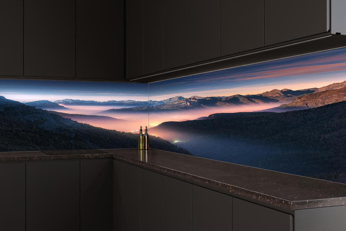 Küchenrückwand - Nebliger Blick auf Dolomiten