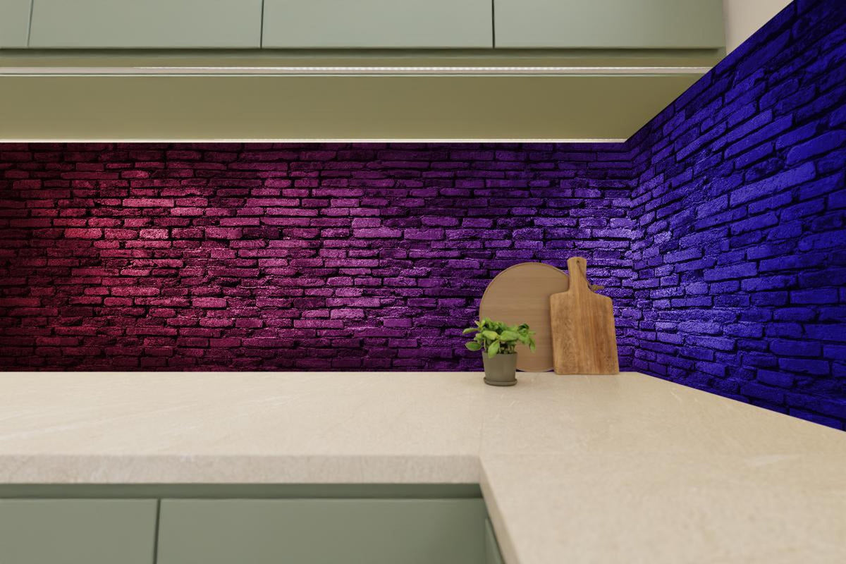 Küchenrückwand - Neonlicht auf Ziegelwand