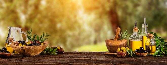 Küchenrückwand - Olivenöl & Oliven