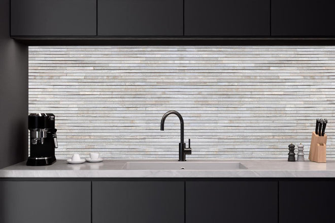 Küchenrückwand - Pastellfarbige Holzfassade