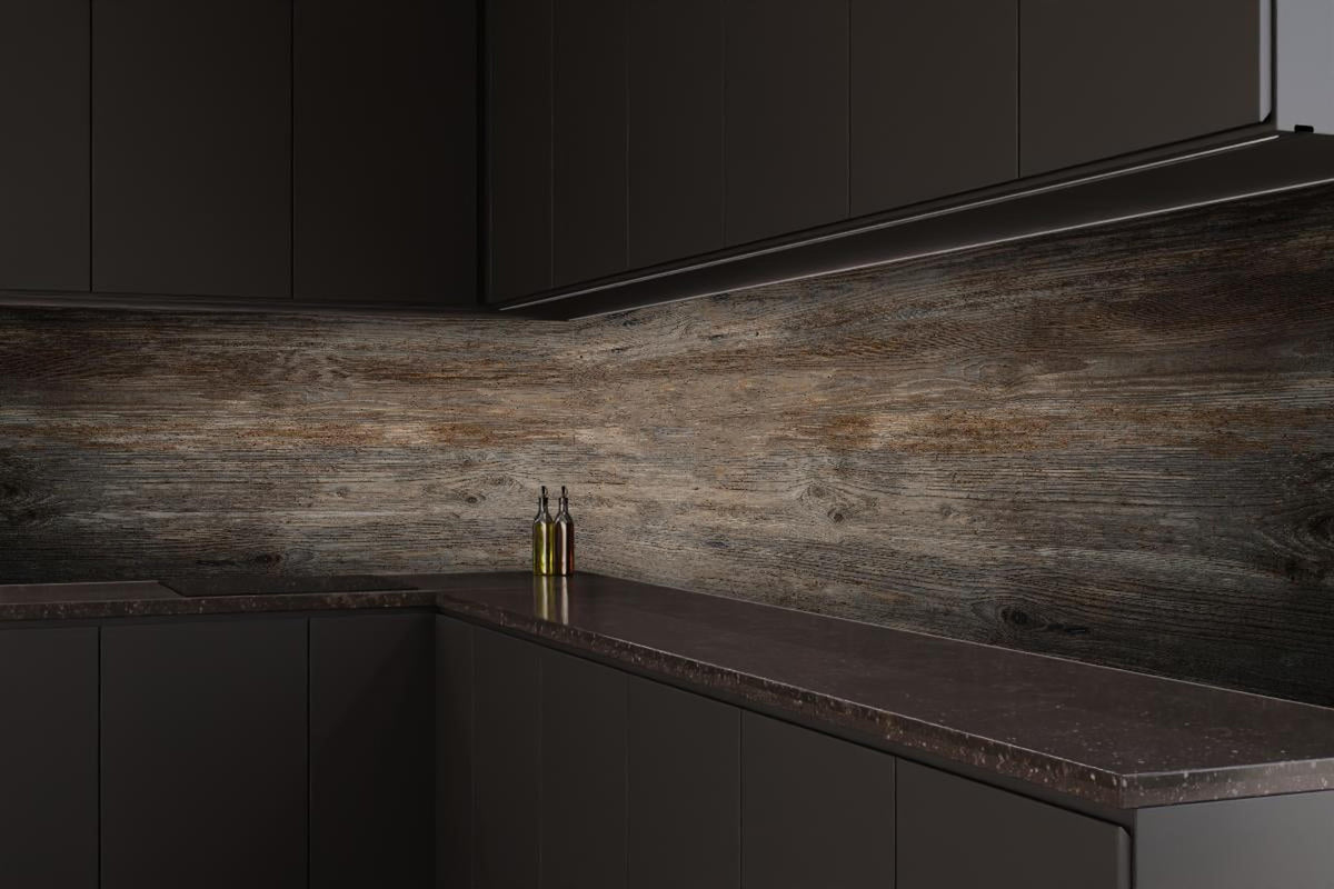 Küchenrückwand - Schwarz-braune Holzplatte