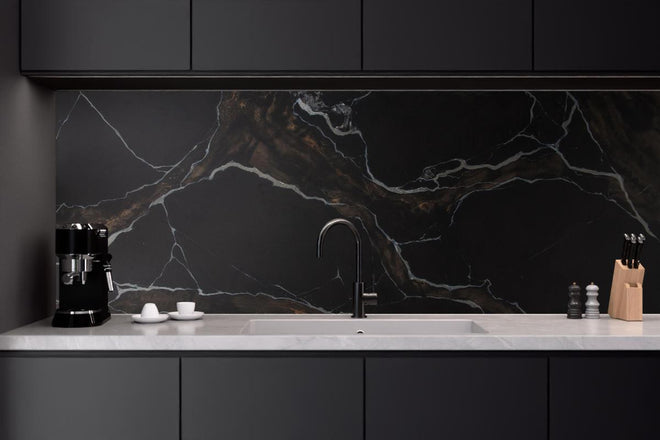 Küchenrückwand - Schwarz-brauner Marmor
