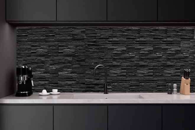 Küchenrückwand - Schwarze Schieferstein-Mauer