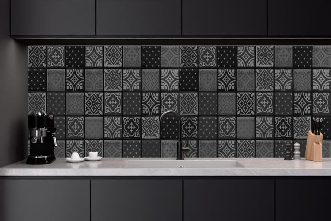 Küchenrückwand - Schwarze anthrazit Fliesen