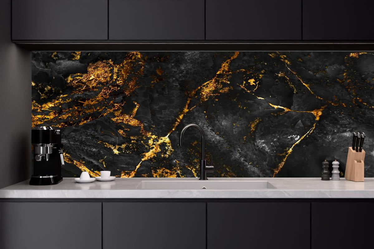 Küchenrückwand - Schwarzer Marmor mit goldenen Adern