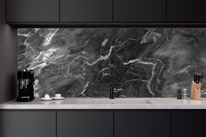 Küchenrückwand - Schwarzer Marmor mit weißen Adern