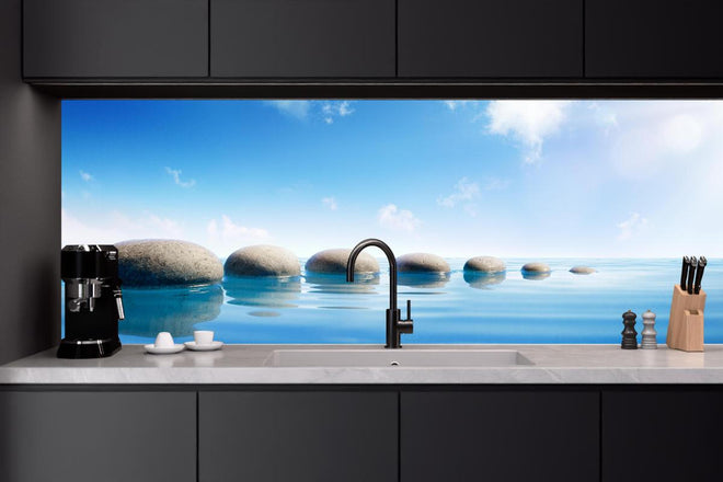 Küchenrückwand - Steinreihe auf Wasser