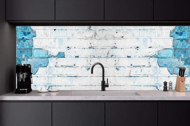 Küchenrückwand - Weiß blau beschädigte Backsteinmauer