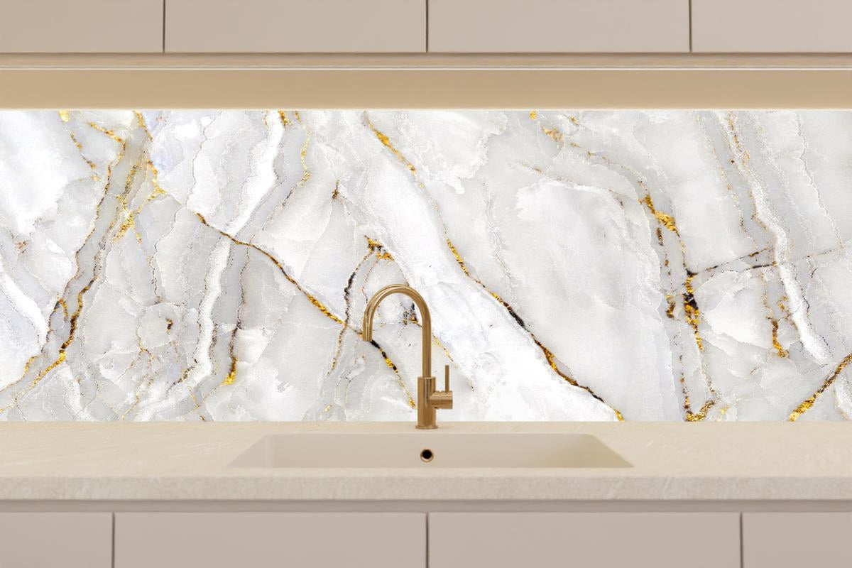 Küchenrückwand - Weißer Statuario-Marmor mit goldene Adern